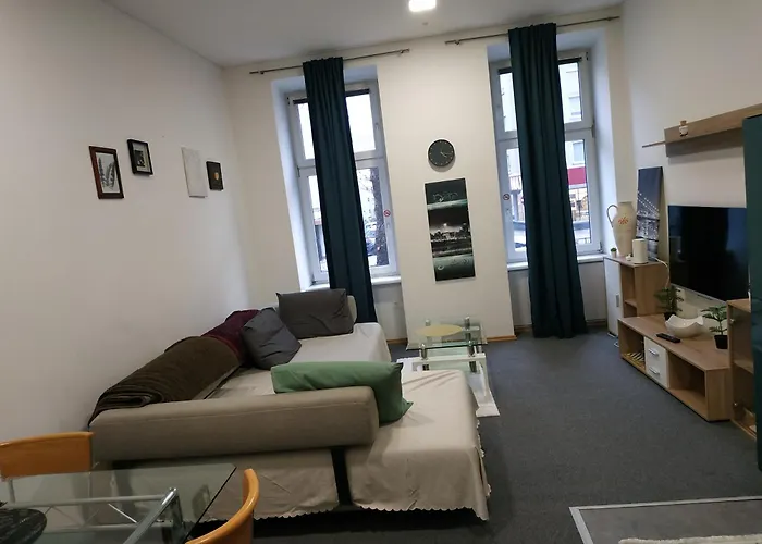 Gutbau Com, Whole 4u, Self-check-in, Top-location, Underground & Shops Under Window, 3-5min Walking To Swimming & Footbal Stadion, Wake-up In Sunshine *