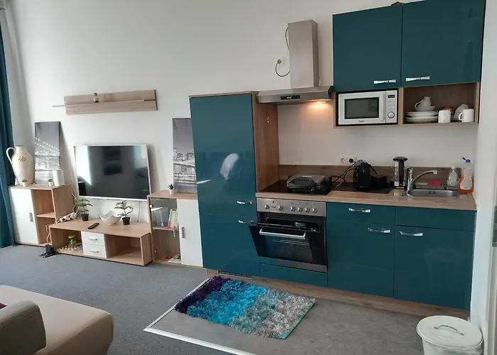Gutbau Com, Whole 4u, Self-check-in, Top-location, Underground & Shops Under Window, 3-5min Walking To Swimming & Footbal Stadion, Wake-up In Sunshine